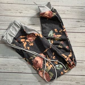 NWT cute floral joggers pants S